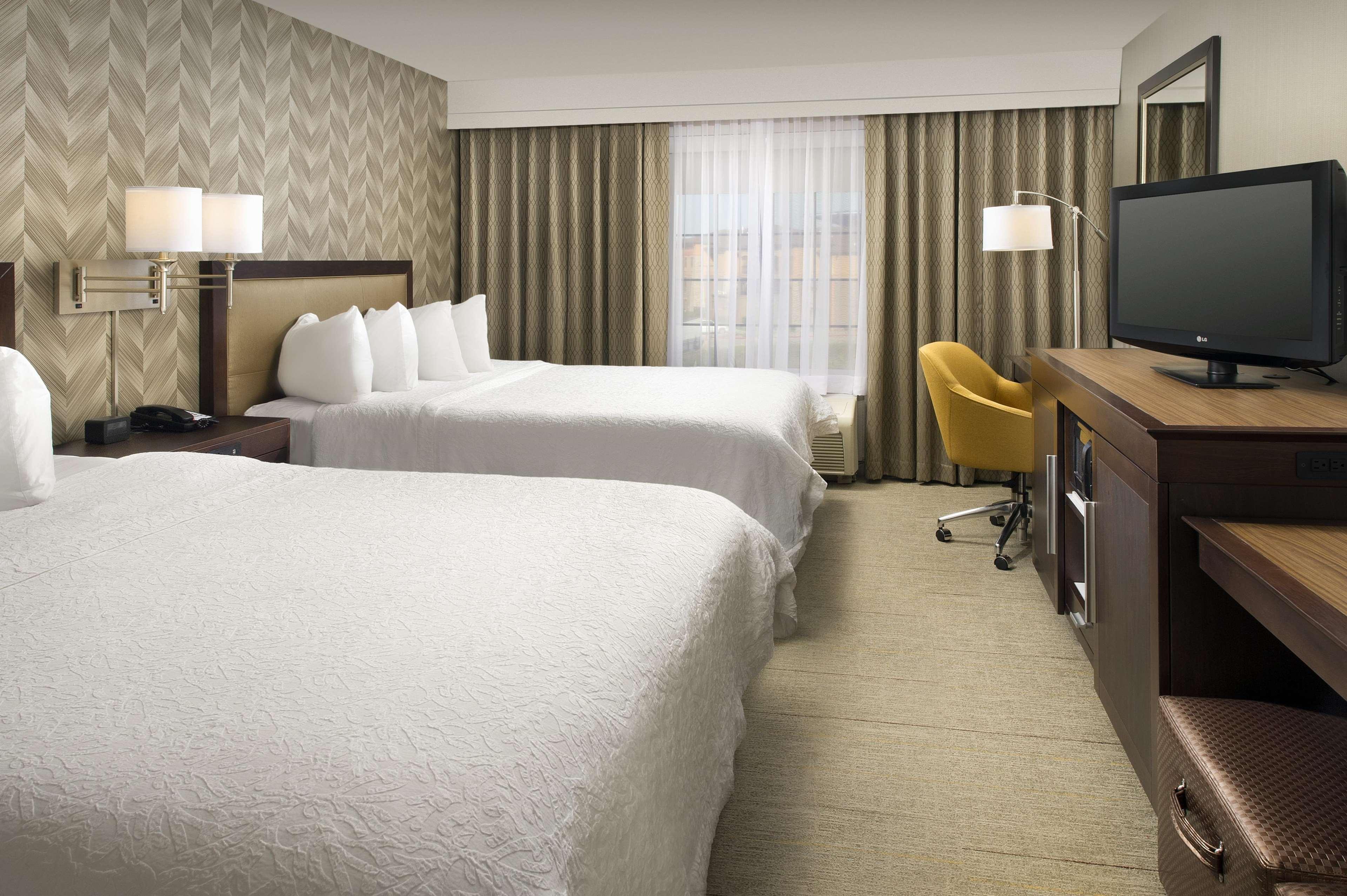 Hampton Inn Kansas City The Legends Kültér fotó