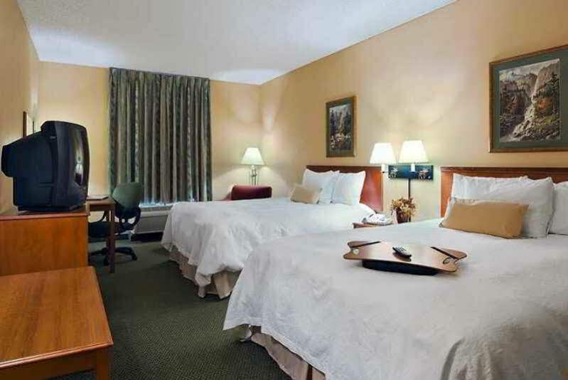 Hampton Inn Kansas City The Legends Kültér fotó